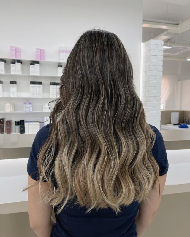 Low Maintenance Light Color? 
Try Highlights + Balayage Ombre while maintaining your dark natural hair ✨

One of our signature service - Balayage Ombré ✨

We cater our services & techniques base on your face shape , skin tone , hair texture , hairstyle , hair goal , hair needs , hair condition and duration we have with you ✨

@kamihairgroup 

Hair by @jasonlim_kami 

Hair Color @milbonmalaysia @addicthy_color 

Treatment @olaplexmalaysia 

#kami #kamisalon #kamihairgroup #damansaraperdana #petalingjaya #selangor #malaysia #hairsalonmalaysia #malaysiahairsalon #hairbyglenhew #hairbyjasonlim #samrestyle #balayage #balayagehaircolor #blondebalayageombre #blondebalayagehair #blondebalayageombre #balayaged #asianbalayage #balayageonasianhair